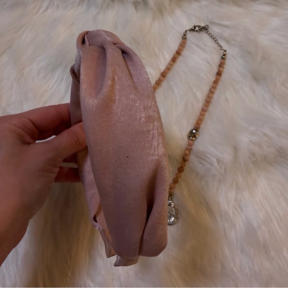 ᴘɪɴᴋ ᴄᴏɪɴ ɴᴇᴄᴋʟᴀᴄᴇ ᴀɴᴅ ʜᴇᴀᴅʙᴀɴᴅ ꜱᴇᴛ - Picture 11 of 15